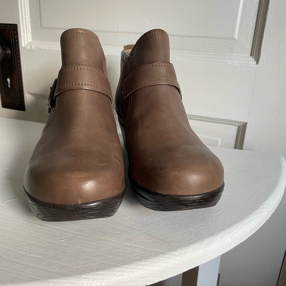 Sanita Women’s booties size 9.5, Euro 41. Taupe/light Brown. - Picture 8 of 8